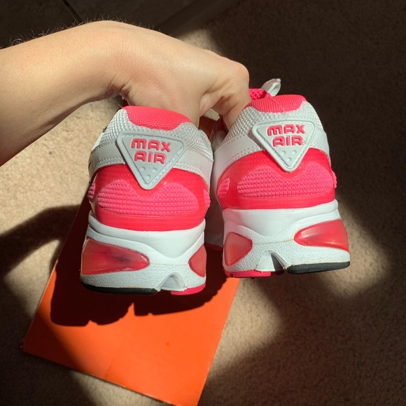 Nike air max sneaker size 5 - Picture 3 of 9